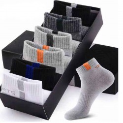 Cross-border men's mid-top cotton socks for autumn and winter in stock, anti-sweat-absorbing casual sport letter sports socks manufacturer
