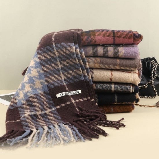 A Korean-style checkered color-blocking faux cashmere scarf with a winter atmosphere, a thickened warm shawl for women, tassels, and a student scarf