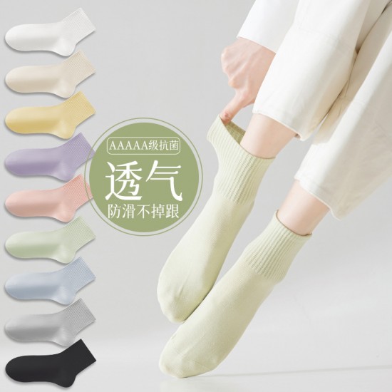 Women's new autumn and winter collection of black and white candy-colored mid-top socks, solid-color cotton socks, ins trendy and versatile sweat-absorbing sports socks