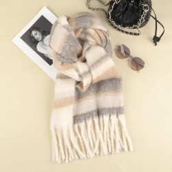 Wholesale of the 2024 winter new dopamine pink fashionable and versatile scarf, thickened warm shawl and high-end style scarf