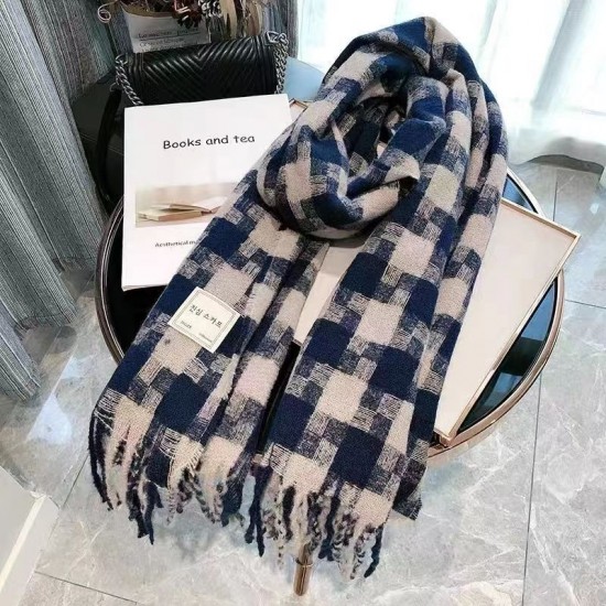 Wholesale of hot-selling, versatile fringed retro checkered scarves for women in winter, thick and warm scarves and shawls