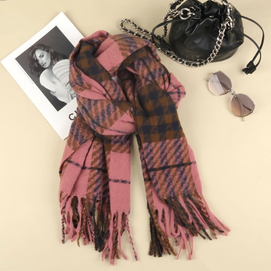 A Korean-style checkered color-blocking faux cashmere scarf with a winter atmosphere, a thickened warm shawl for women, tassels, and a student scarf