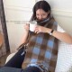 The same checked scarf as Yu Shuxin, the little red book style scarf, a versatile winter thick and warm tassel couple shawl
